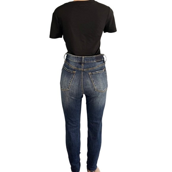 3/$30 🍂 Insane Gene Medium Wash Distressed Skinny Jeans - Picture 6 of 10